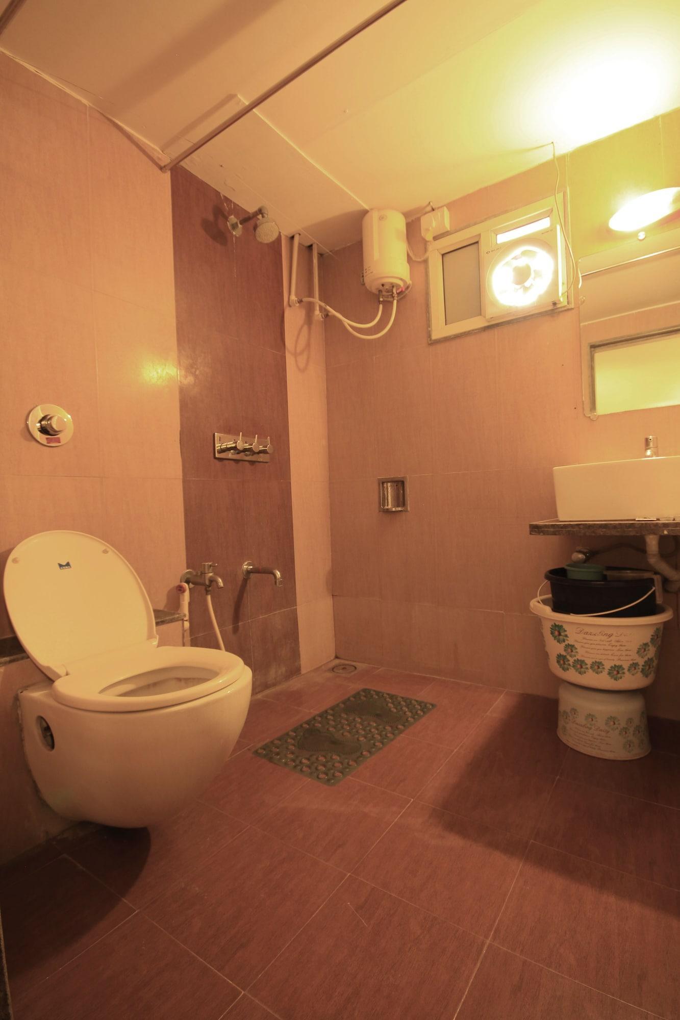 Fabhotel Kadamb Inn อาเมดาบัด ภายนอก รูปภาพ