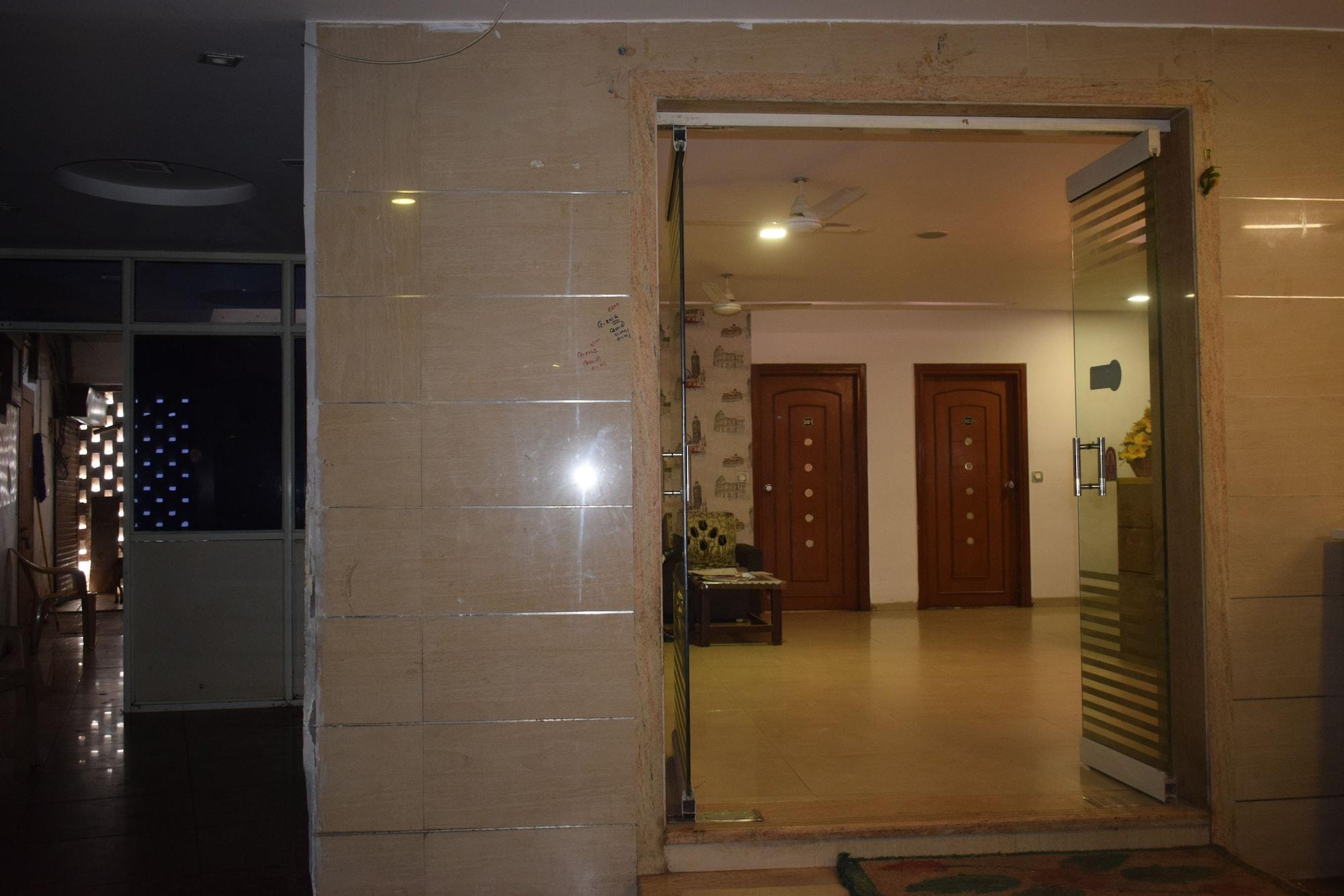 Fabhotel Kadamb Inn อาเมดาบัด ภายนอก รูปภาพ