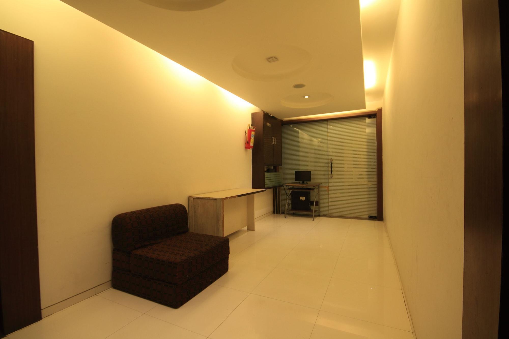 Fabhotel Kadamb Inn อาเมดาบัด ภายนอก รูปภาพ