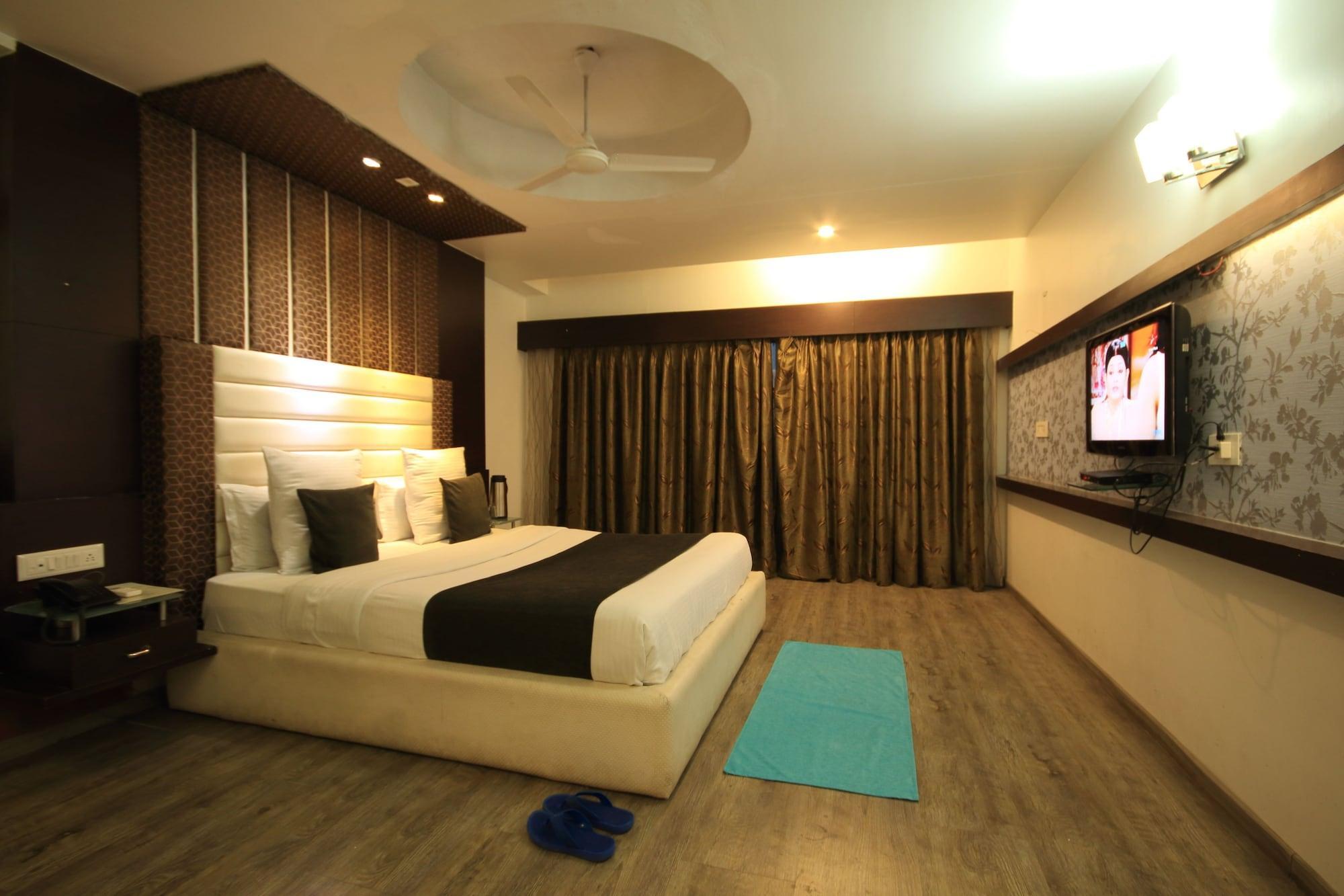 Fabhotel Kadamb Inn อาเมดาบัด ภายนอก รูปภาพ