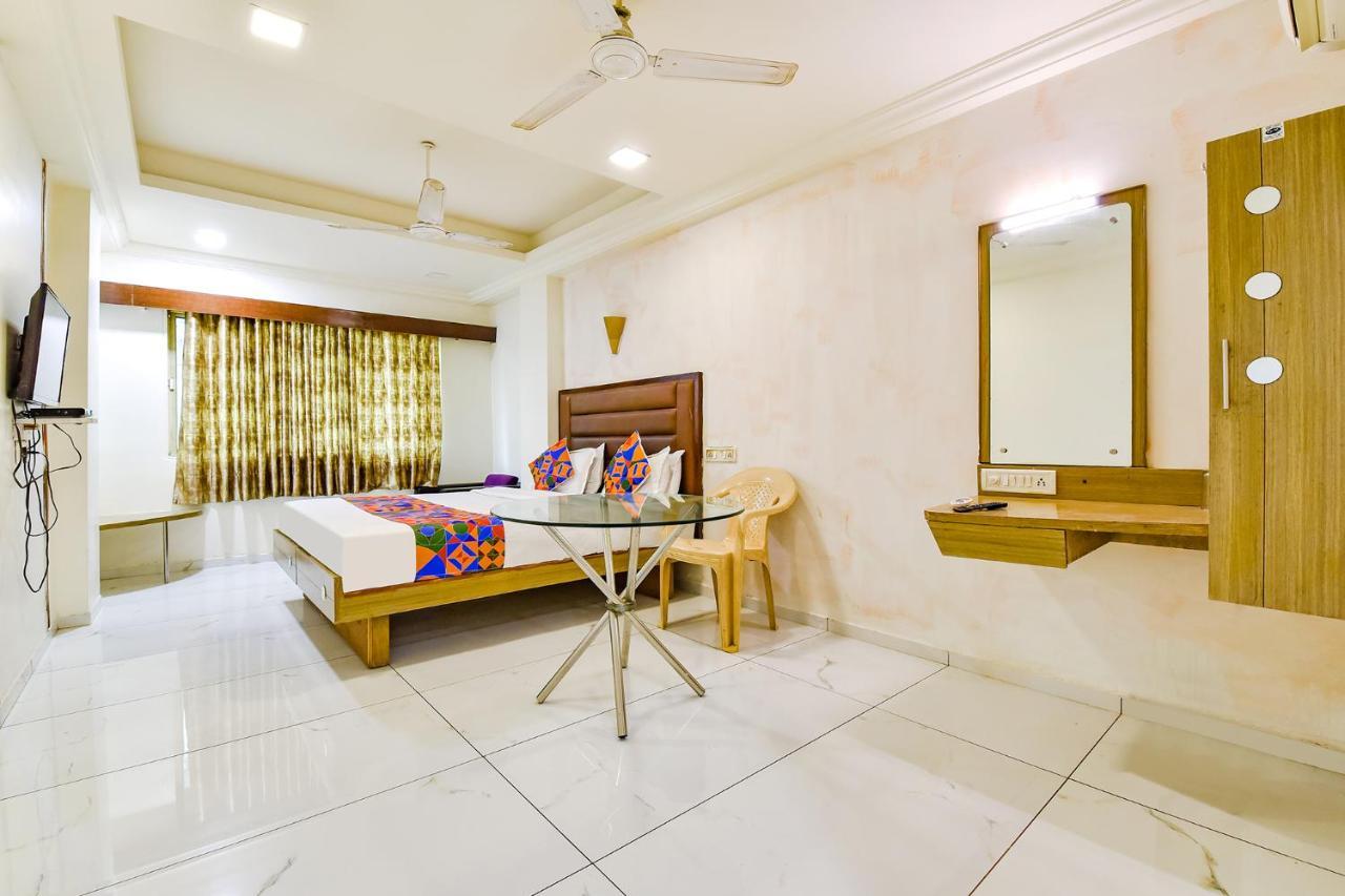Fabhotel Kadamb Inn อาเมดาบัด ภายนอก รูปภาพ