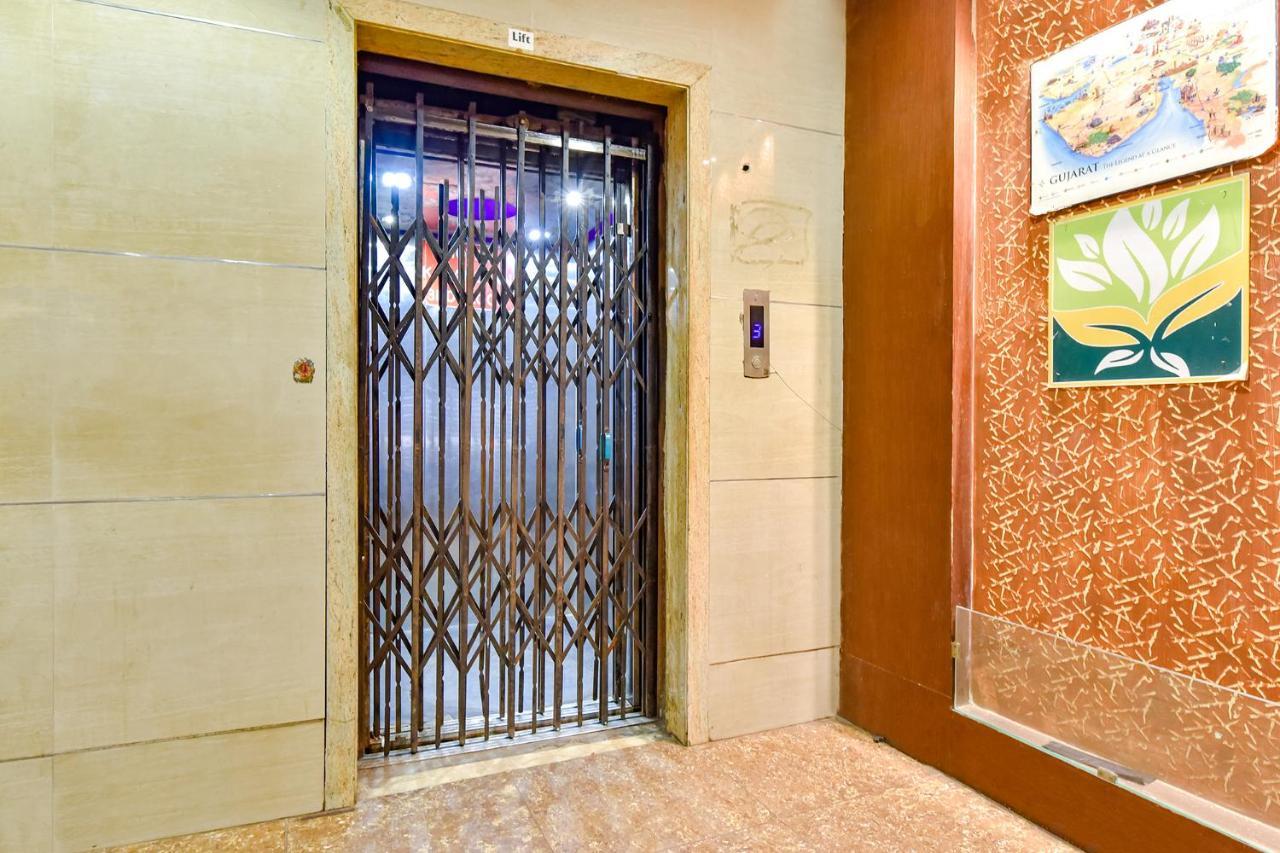 Fabhotel Kadamb Inn อาเมดาบัด ภายนอก รูปภาพ