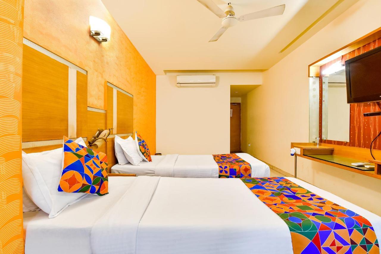 Fabhotel Kadamb Inn อาเมดาบัด ภายนอก รูปภาพ